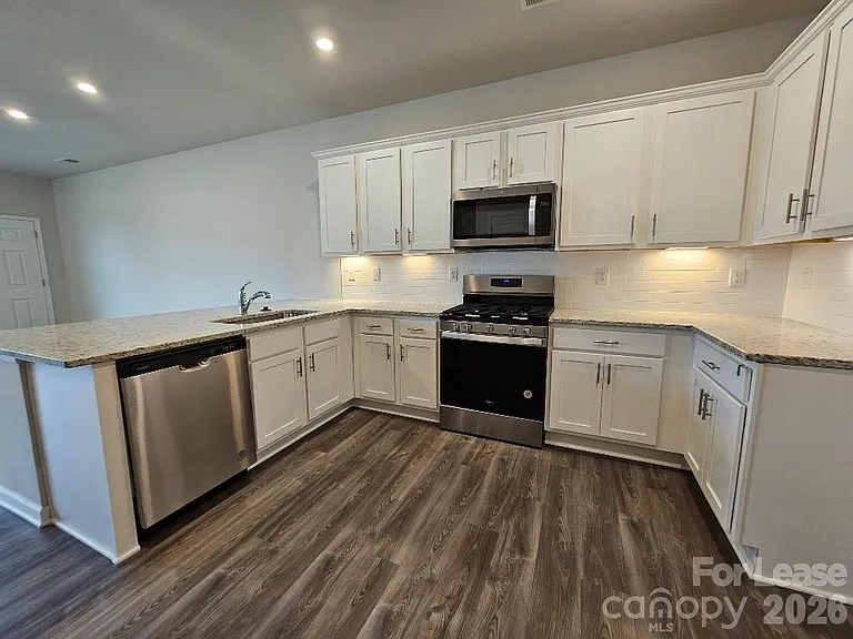 5416 Kinsbridge Dr — Photo 6