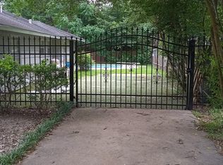7706 Edgeway Dr, Houston, TX 77055