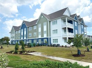 1720 Vankar Dr #105, Virginia Beach, VA 23456
