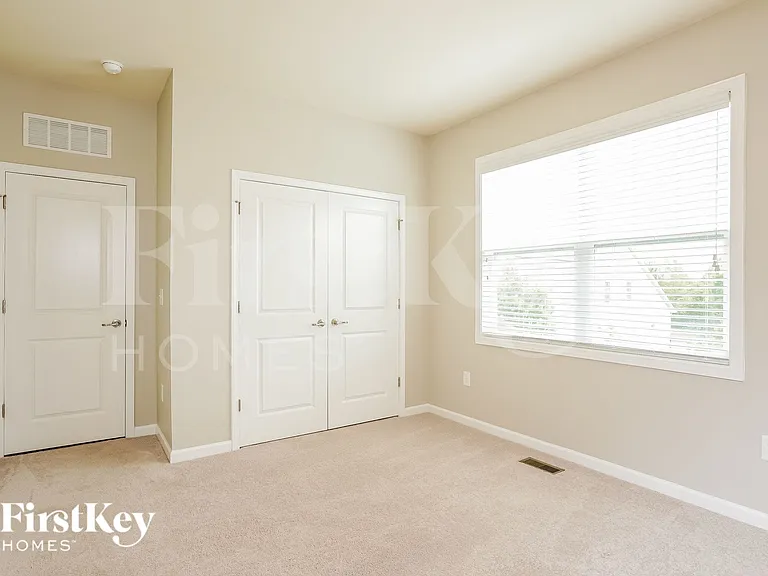175 Heathwood Dr — Photo 13