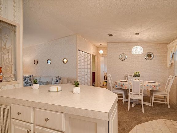 4th image of 226 DOUGLAS PARK AVENUE