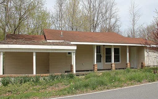2nd image of 84 Lake Dr