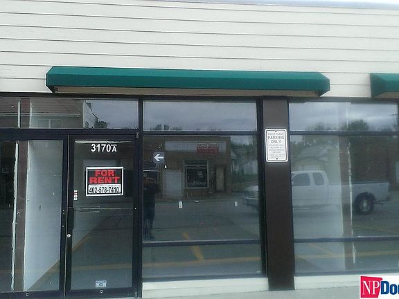 3rd image of 3170 Leavenworth St