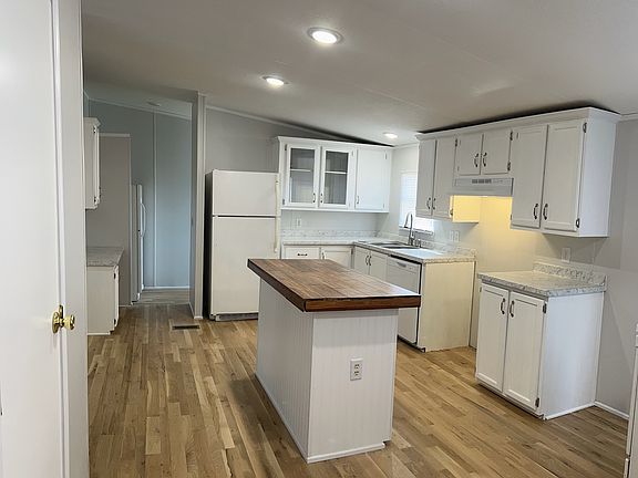 Exterior Image-4-FLEETWOOD Countryside Village