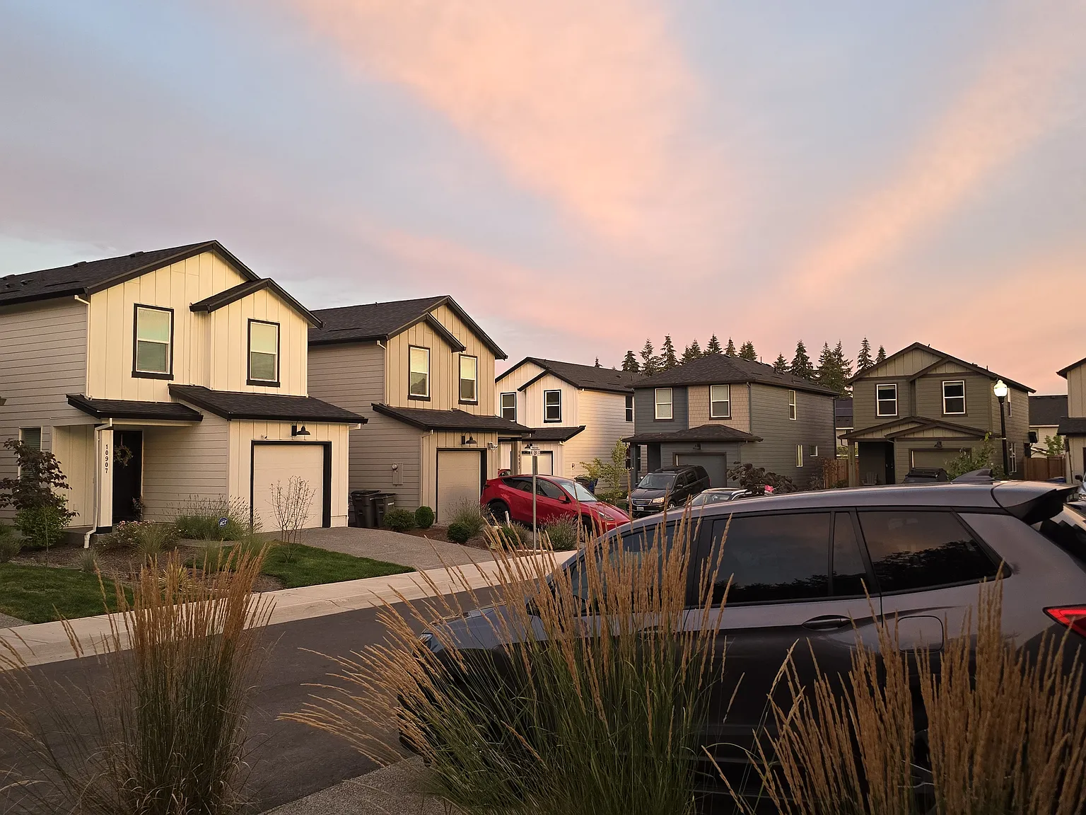 3 bed, 1406 sqft, $2,700 — Photo 2