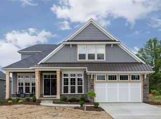 10195 Village Ln, Brecksville, OH 44141
