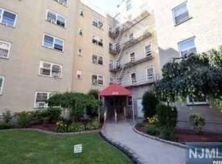 2215 N Central Rd APT 1A, Fort Lee, NJ 07024
