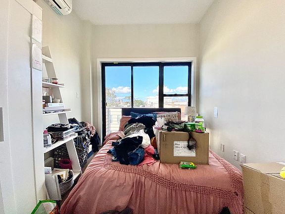 5th image of 370 Evergreen Ave Penthouse H