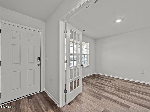 4th image of 1233 Riverstone Drive