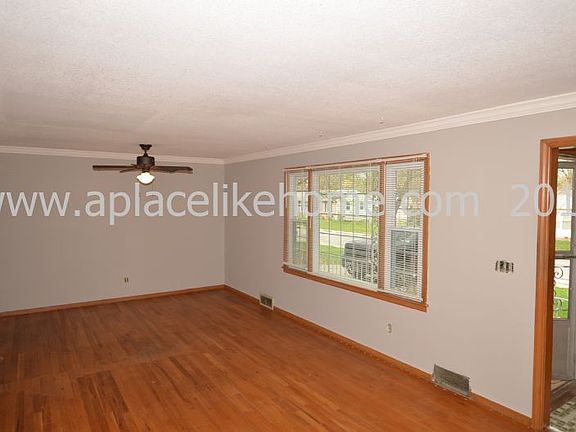3rd image of 6122 Willow Ave