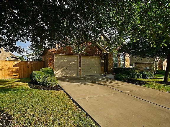 2nd image of 767 Bent Wood Pl