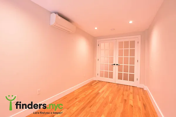 Rented by Clove Realty LLC | media 7