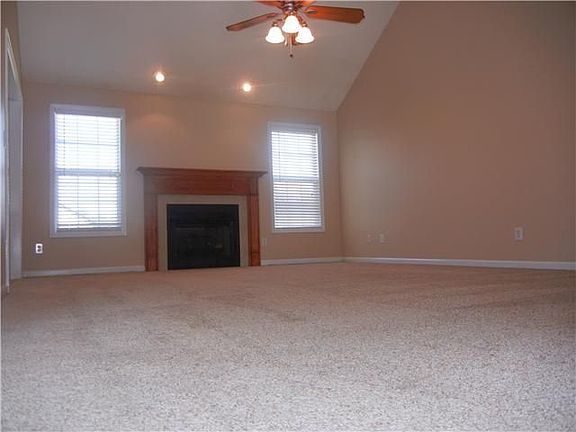 2nd image of 3141 Westchester Dr