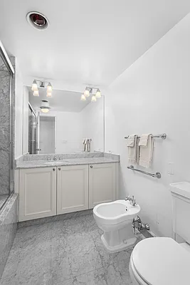 Rented by Douglas Elliman | media 14