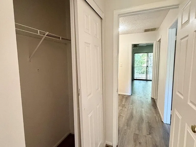 7 Stuart Dr #3 — Photo 22