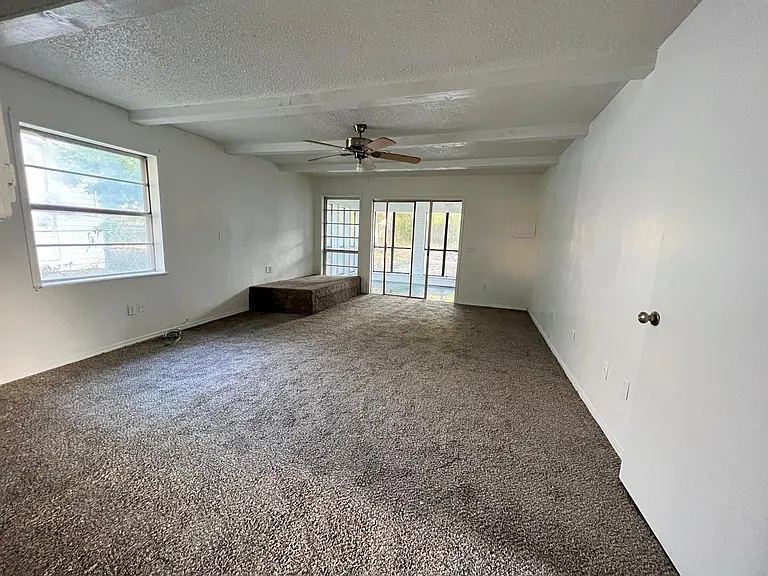 1215 E Whittaker St — Photo 23