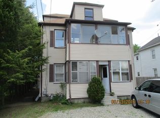 7 William St, Feeding Hills, MA 01030