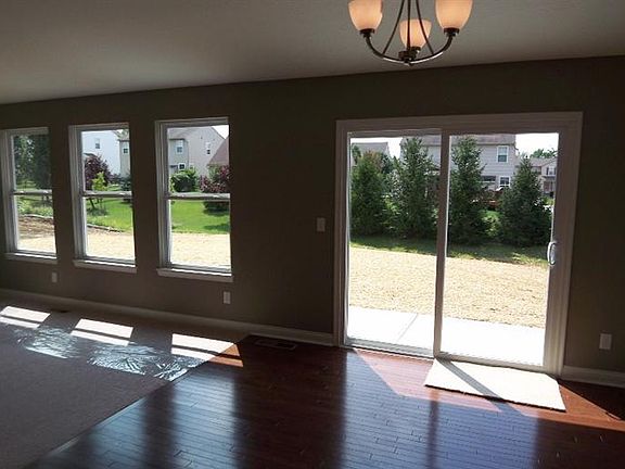 5th image of 305 Red Cedar Ct
