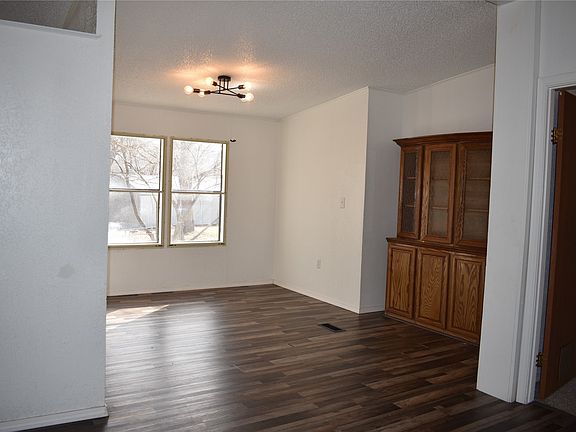 5th image of 18998 W Woodhaven Dr