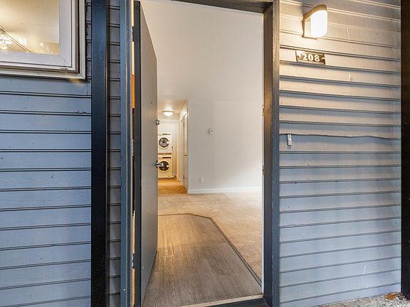 4th image of 3925 NE 45th St #112