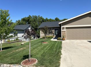 1412 W Pheasant Ridge Dr, Watford City, ND 58854