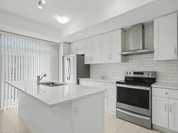 53 Lomond Ln, Kitchener, ON N2R 0T6