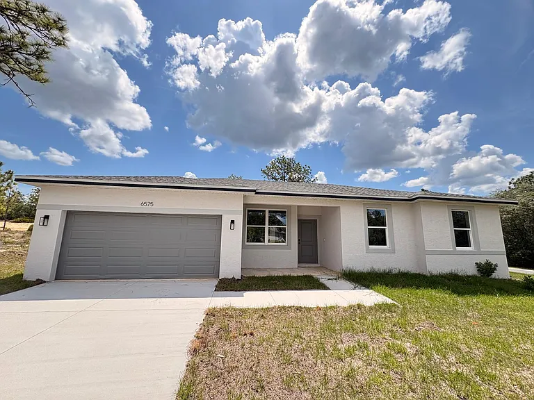6575 N Grayton Ter — Photo 1