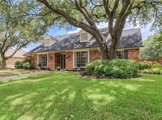 6932 Middle Cove Dr, Dallas, TX 75248