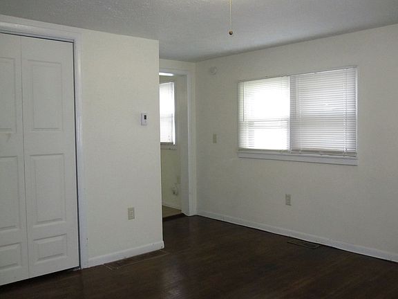 Living/Bedroom Area