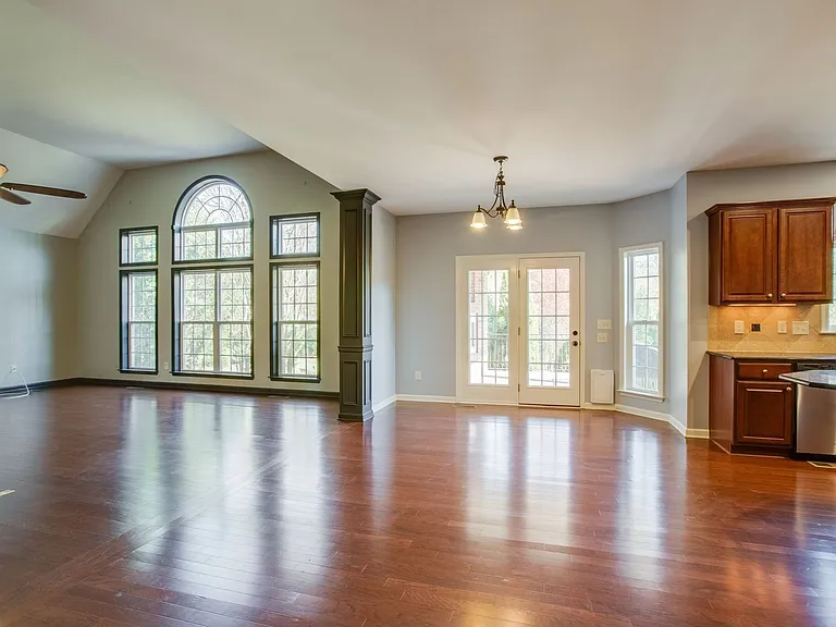 417 Gambrel Ct — Photo 34
