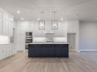 14016 Willow Ln, Edmond, OK 73049