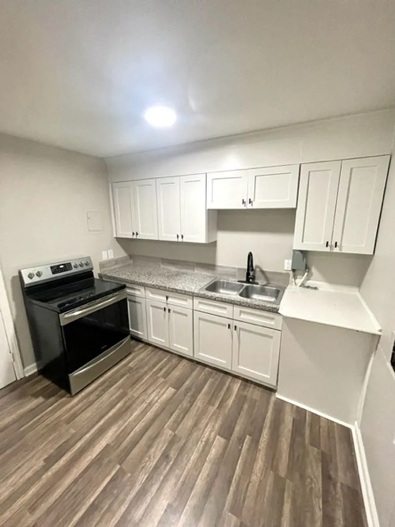 2909 Burgess Drive — Photo 3