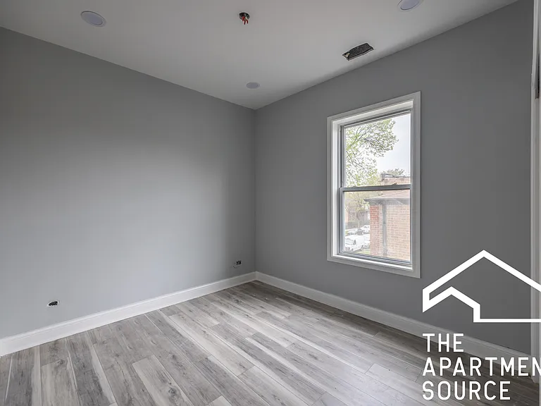 1307 N Lawndale Ave #1F — Photo 7
