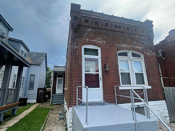 2nd image of 416 Fassen St