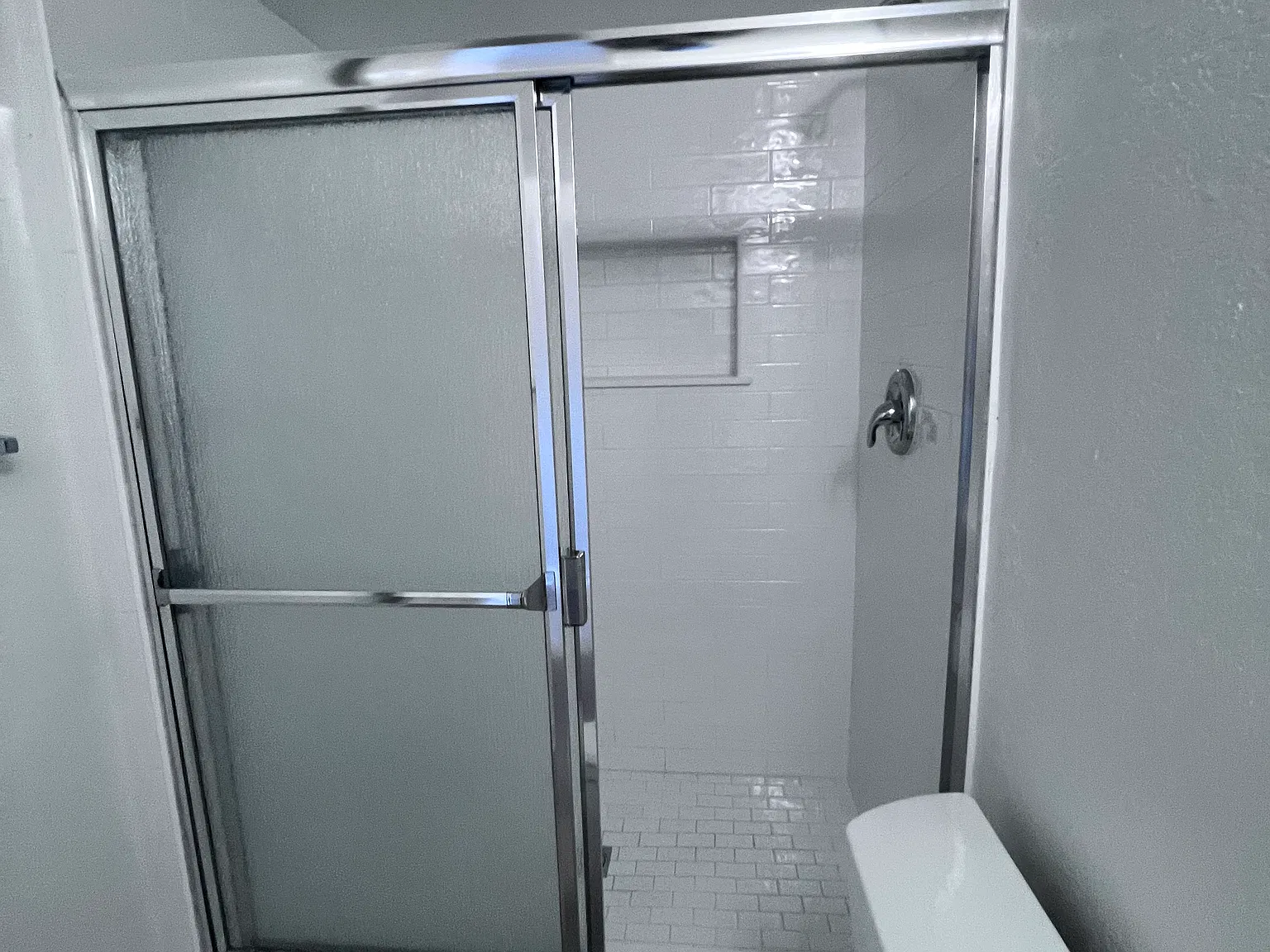 2220 W Victory Blvd — Photo 3