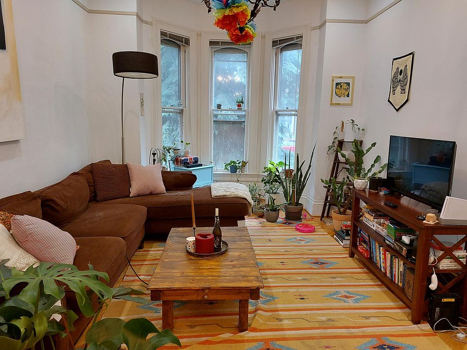 1st image of 1344 N Hoyne Ave Unit 1