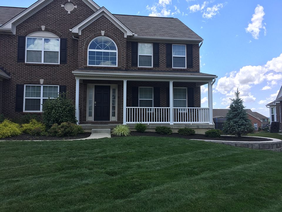 2nd image of 870 Pond Ridge Cir