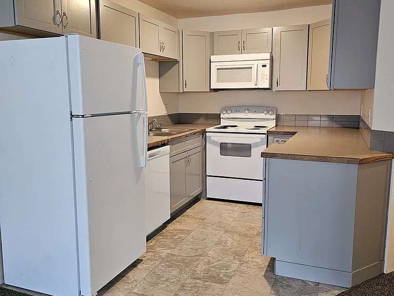 5th floor unit kitchen