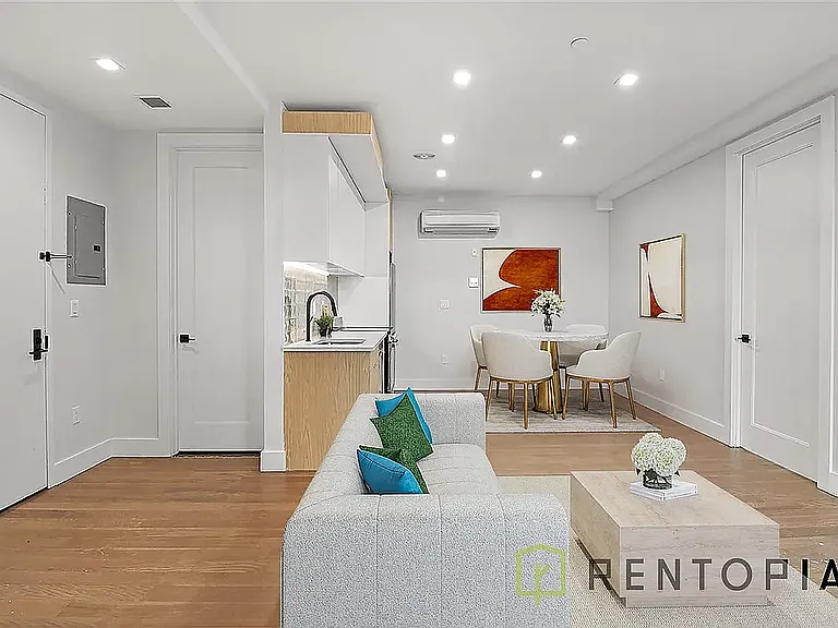 322 Graham Ave #2E — Photo 6
