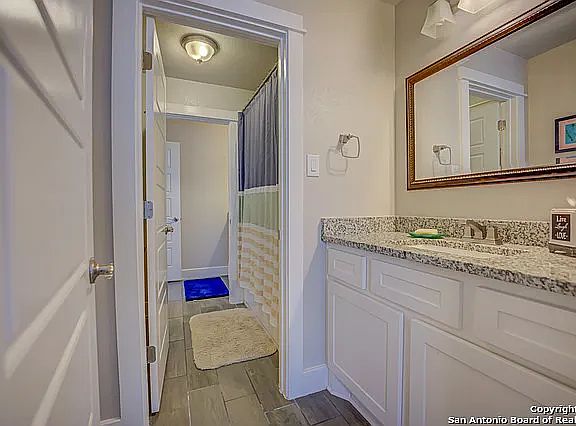 5th image of 308 English Oaks Cir