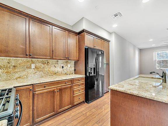 5th image of 1143 White Peach Way