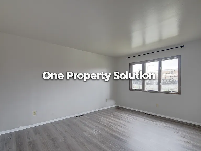 1149 E Logan St — Photo 6