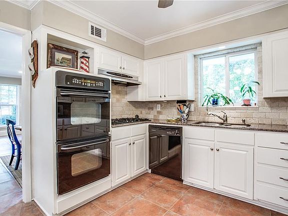 5th image of 3253 Galahad Dr