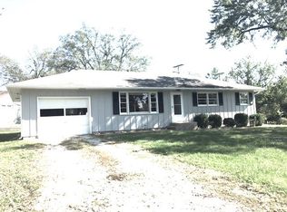 502 Maple Ln, Macon, MO 63552