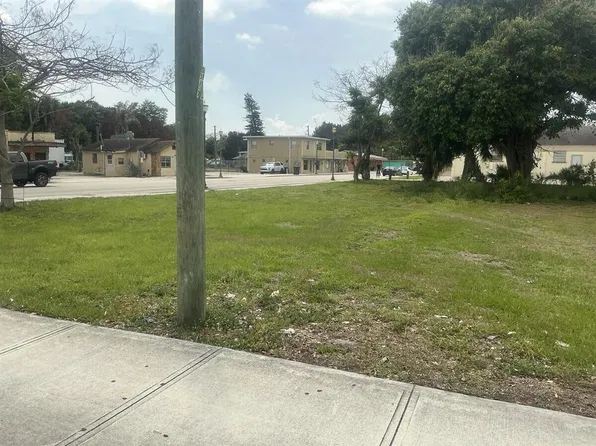1312. AVENUE D, Fort Pierce, FL 34950