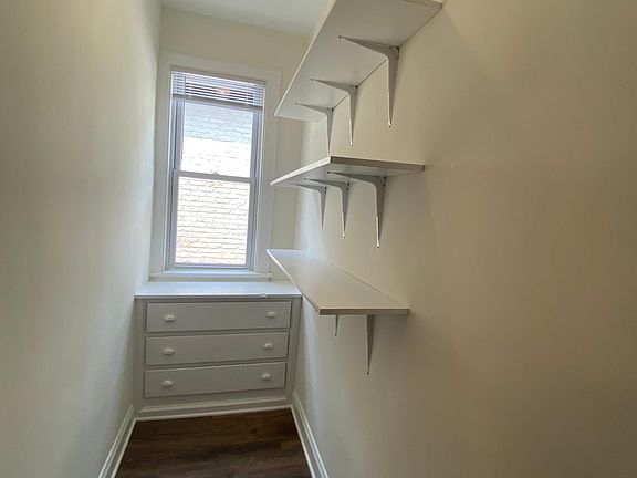 5th image of 2034 W Waveland Ave #2