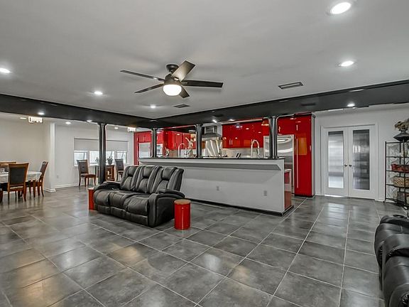 3rd image of 1501 Edenborn Ave