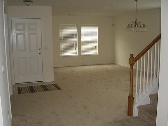 Formal living rm and dining rm