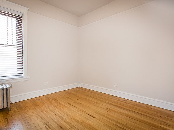 4th image of 5439-45 S Woodlawn Ave #5445-2W