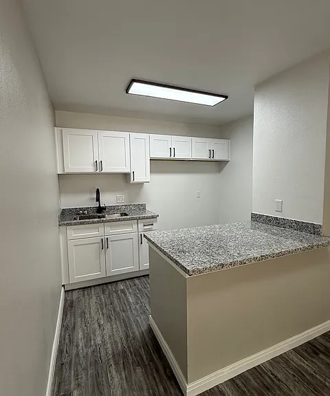 Woodvine Apartments — Photo 10